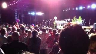 Jimmy Buffett falls off stage in Sydney Australia [upl. by Namref199]