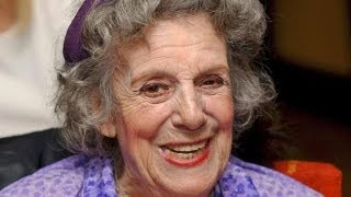 Fallece la actriz María Isbert a los 94 años [upl. by Yddor]