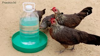 Como hacer un bebedero casero con una botella de plástico para gallinas patitos y pollitos de corral [upl. by Luby585]