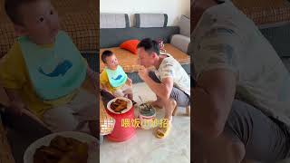 Dad takes care of the baby and decides whether to eat or not funny fatherhoodjoy cutebaby [upl. by Felten]