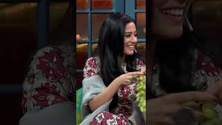 Kapil ने Amrita Rao को अंगूर दे के किया Propose shorts ytshorts comedyshorts [upl. by Ynnek875]