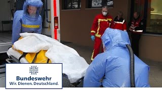 Ebola Alarm Bundeswehr unterstützt Berliner Feuerwehr bei Seuchenverdacht [upl. by Shelli498]