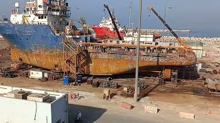 DRYDOCKING OF THE OIL TANKER IN DUBAI MARITIME CITY  DUBAI DRYDOCK [upl. by Etz]