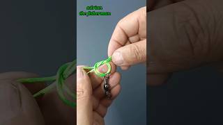 How to easily tie a fishing knot [upl. by Chang692]