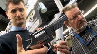 Messe für Waffen in Nürnberg  Faszination für klassische Gewehre ungebrochen [upl. by Calder]