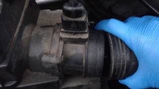 Volkswagen T5 25 TDI deep knocking noise worn camshaft and tappets [upl. by Avlem]