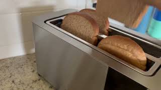 Mueller UltraToast Full Stainless Steel Toaster 4 Slice Long Extra Wide Slots with Removable Tray R [upl. by Anreval767]