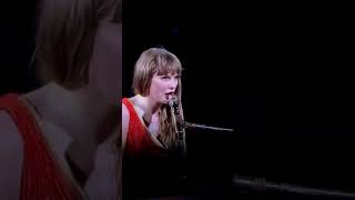 Taylor Swift in Toronto N4 with the Reputation Mashup of CASSANDRA X MAD WOMAN X I DID SOMETHING BAD [upl. by Ardena]