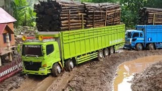 Mobil Rc Truck Hino Tribal Dan Fuso Belab Bermuatan Ful Kayu MeleWati Jalan Berlumpur Ofroad [upl. by Yacano]