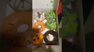 YUMMY DOUGHNUTS KRISPY KREME  SPOOKY DOUGHNUTS shortvideo doughnut donuts food dessert shorts [upl. by Hardi]