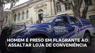 Homem é preso em flagrante ao assaltar loja de conveniência [upl. by Inami376]