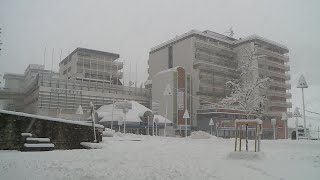 Béarn  La neige tombe sur Gourette [upl. by Anatnahs]