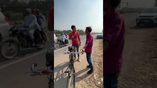 10 Km door से हाईवे पर साइकिल चलता हुआ आ रहा है humanity trend viral trending premkumar help [upl. by Nairadal]