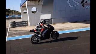 Scott Reddings pit lane skills Stoppie start elbow down [upl. by Beka]