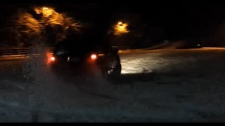 2wd vs 4wd snow donuts in a v8 jeep [upl. by Walcoff]