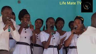 Dore Choir mutari muzi ifite amavuta yo ku Itorero rya ADPER MUBUGA Lifematetv123 [upl. by Haleemaj]