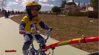 Trailgator Como disfrutar con un niño montando en bici [upl. by Madlin]