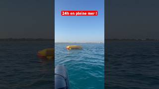 Survivre sur un bateau gonflable en pleine mer [upl. by Gnoc]