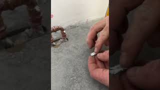 Laminat um Rohre Kabel verlegen kleben  Laminat mit Stichsäge sägen  Vinyl  Laminat reparieren [upl. by Kynan991]