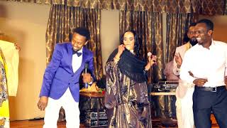 Awale Adan amp Amina Afrik  Taageero Makaa Helaa   New Somali Music Video 2018 Official Video [upl. by Refotsirhc]