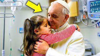 Pope Francis Hugs Girl On Minutes Before Her Dying Just Watch What Happens Next Its A Miracle [upl. by Weinstock]