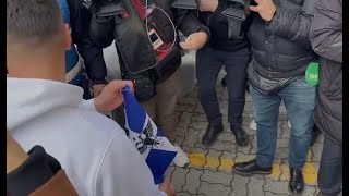 Sot gjyqi për Belerin aktivisti tenton të djegë flamurin e VorioEpirit shoqërohet në polici [upl. by Nahtanod]