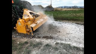 Valentini R2000 Stone Crusher Rock Crusher Crushing Limestone [upl. by Enneillij]