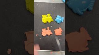 train fish kinetic sandtrainfish kineticsand sensoryplay creativeplay [upl. by Atibat94]