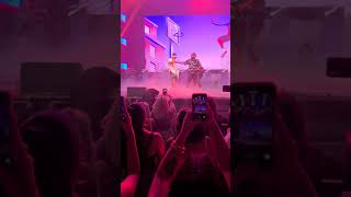 ¡Bad Bunny llega de sorpresa al concierto de Eladio Carrion [upl. by Hsara]