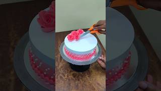 Vanilla simple Cake design youtubeshorts cake shortvideo trending [upl. by Nimzaj189]