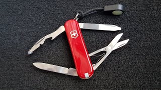 Victorinox Rambler a escena perfecta para EDC urbano [upl. by Nnairrehs654]