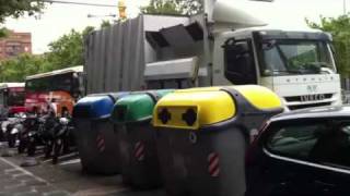 Garbage truck Barcelona Spain [upl. by Aisenet]