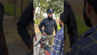 Police Walo Ny Manshiyat Faroosh Ko Kesy Pkra 😳 Part 1 youtubeshorts shorts [upl. by Dole]