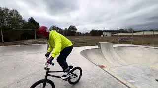 Bmx fun ride freestyle bmxbike fabiobikefreestyle bmxbike skatepark freestylebicycle 80sbmx [upl. by Ymarej]