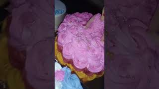 Naye design mein cake kaise banaen cake short video [upl. by Aney]