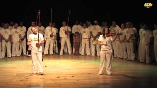 quotXIV JOGOS EUROPEUS ABADÁCAPOEIRA 2012quot Desafio Berimbau e Violino [upl. by Hgielyk959]