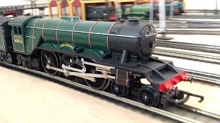 Triang Hornby Flying Scotsman R850 in BR Brunswick Green [upl. by Azmah]