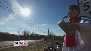 Cruisin’ Connecticut – quotChristmas Vacationquot Themed Roadside Display in Wallingford [upl. by Sabrina]