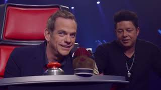 Garou dans quotLa voix extraquot saison 6  Part1 2018 [upl. by Pattin3]