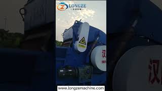 High capacity drum wood chipper working with wood woodpelletmachine woodpelletfactory machine [upl. by Arised]