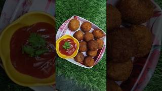 crunchy potatoes 😋 shorts potatorecipes potato snacks starter pakodarecipe aaloopakoda [upl. by Eornom]