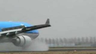 Landing 18R KLM Airbus A330203 schiphol polderbaan [upl. by Giordano]