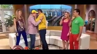 Carlos Ponce Besa a Daniel Sarcos En la boca HD [upl. by Nguyen]