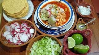 pozole rojo de pollo [upl. by Dadinirt261]