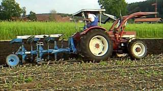 ihc 724 beim plügen  plowing [upl. by Luce]