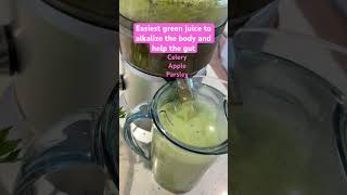 Easiest green juice to alkalize and help the gut feel amazing juicing healthylifestyle wellness [upl. by Monson]