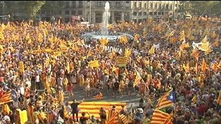 Masivo clamor en Cataluña por la independencia [upl. by Tera731]