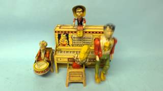 VINTAGE UNIQUE ART LIL ABNER amp HIS DOGPATCH BAND TIN WIND UP TOY [upl. by Savage]