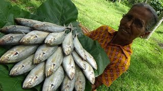 Seafood Recipe ❤ Cooking Small Trevally Fish Curry in my Village by Grandma [upl. by Leander]