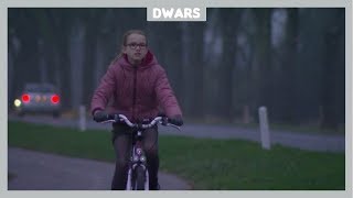 Dwars Amy wil verlichting bij een donkere weg [upl. by Nylicaj]